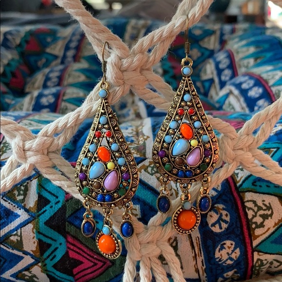 Earth vibrancy, hand-set earrings - Picture 3 of 3